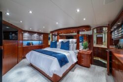 Hatteras 100 foot yacht stateroom