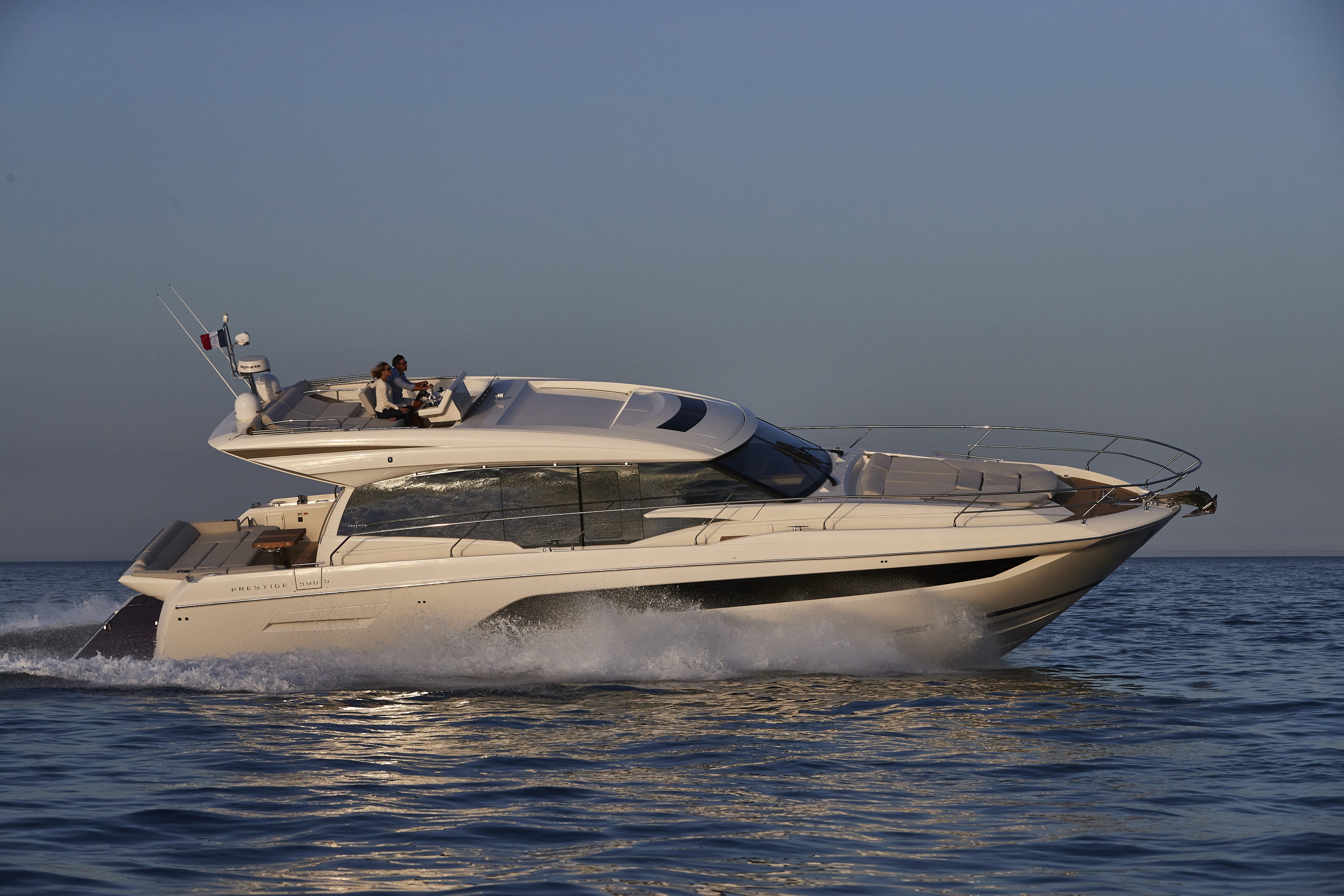 New Prestige 590S Express Yacht