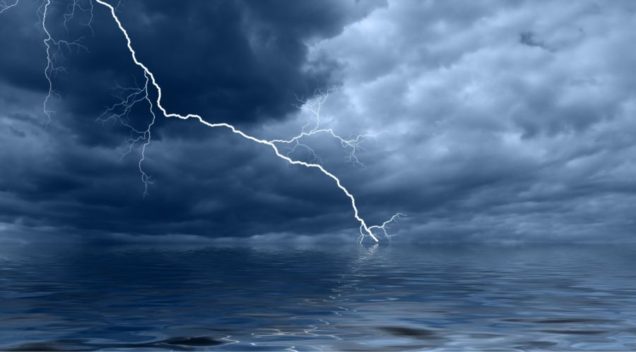 lightning strike in ocean