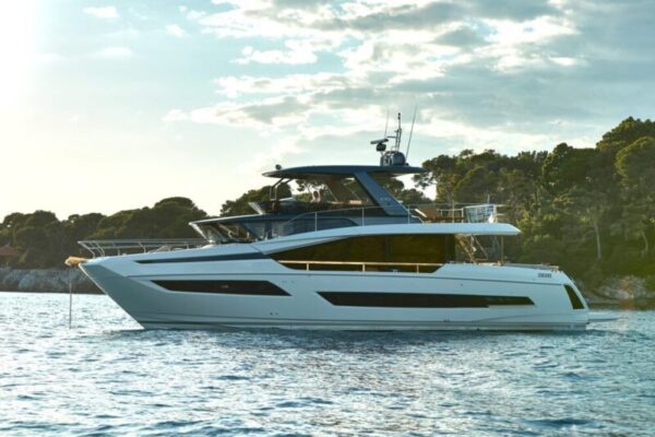 New Prestige X70 Yacht